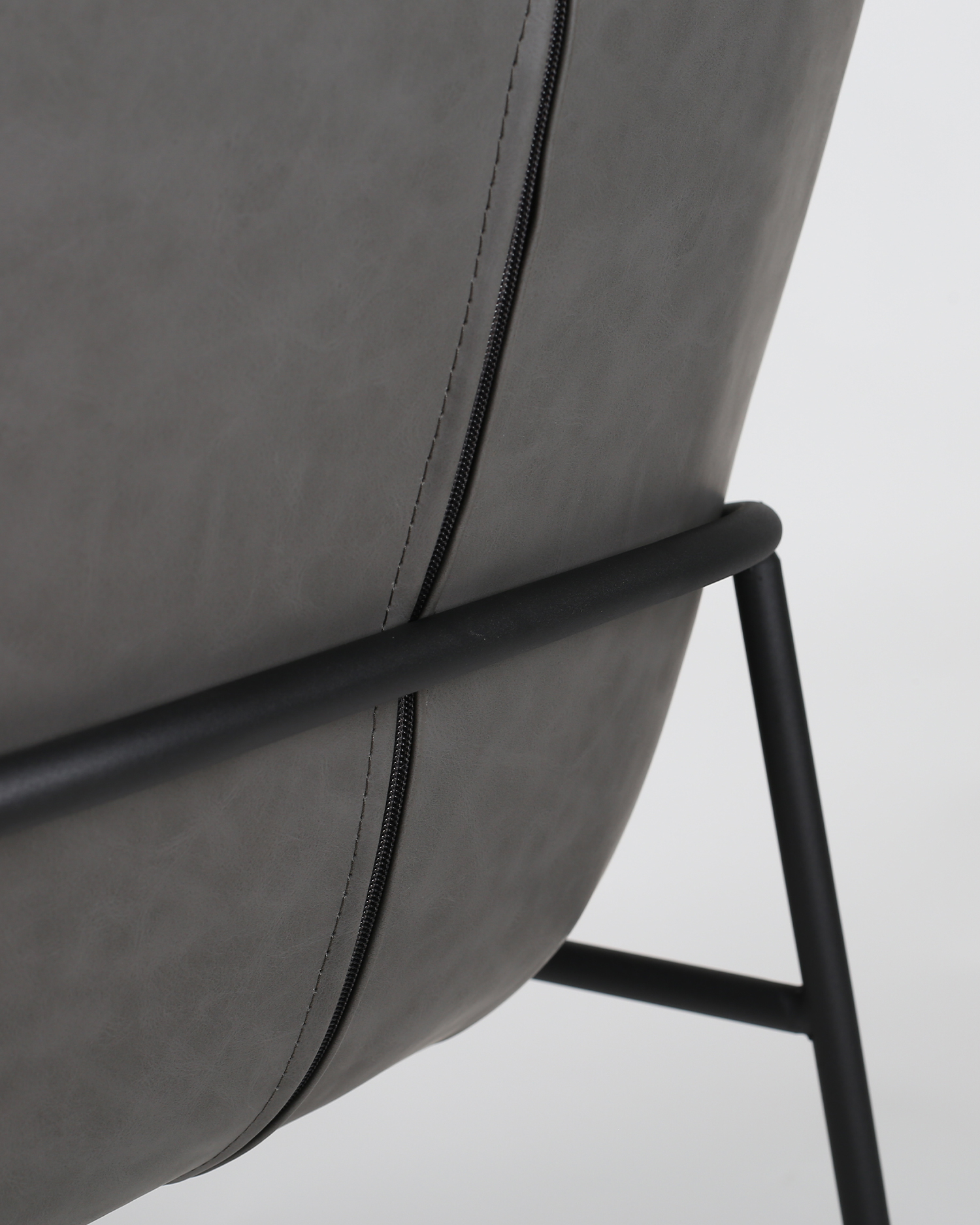 Bőr étkezőszék karral Bőr étkezőszék karral