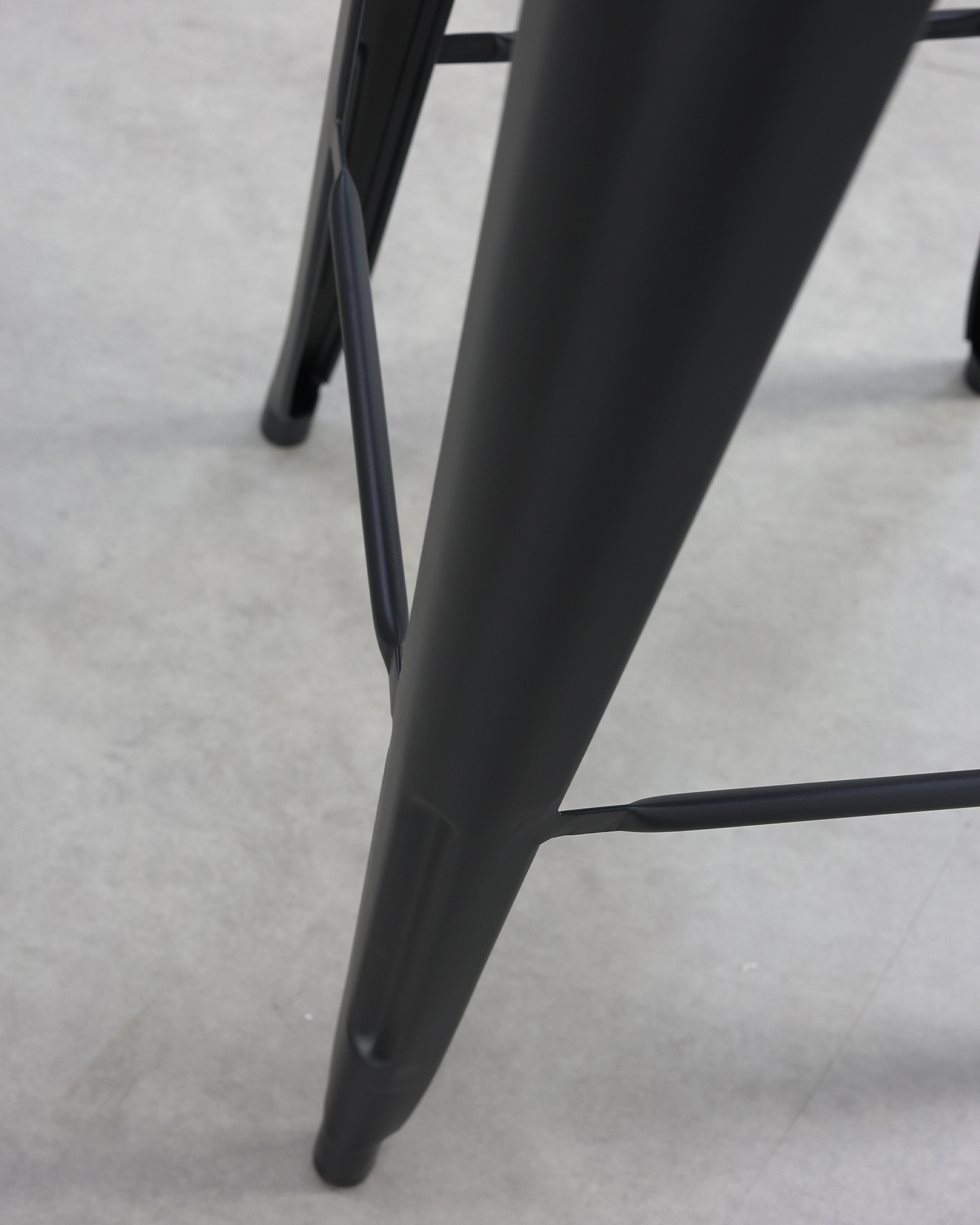 Retro fekete étkezési székek Retro fekete étkezési székek